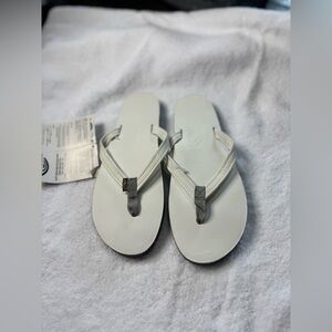 NWT White Rainbow Narrow Strip Flip Flop Size Large